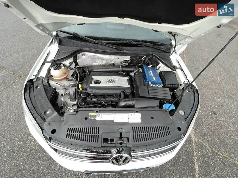 Позашляховик / Кросовер Volkswagen Tiguan 2014 в Харкові