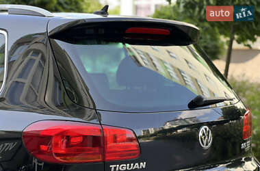 Внедорожник / Кроссовер Volkswagen Tiguan 2014 в 