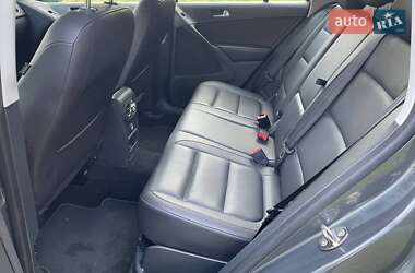 Внедорожник / Кроссовер Volkswagen Tiguan 2016 в 