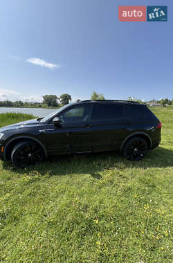 Внедорожник / Кроссовер Volkswagen Tiguan 2020 в 