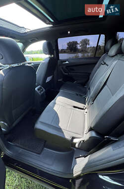 Внедорожник / Кроссовер Volkswagen Tiguan 2020 в 