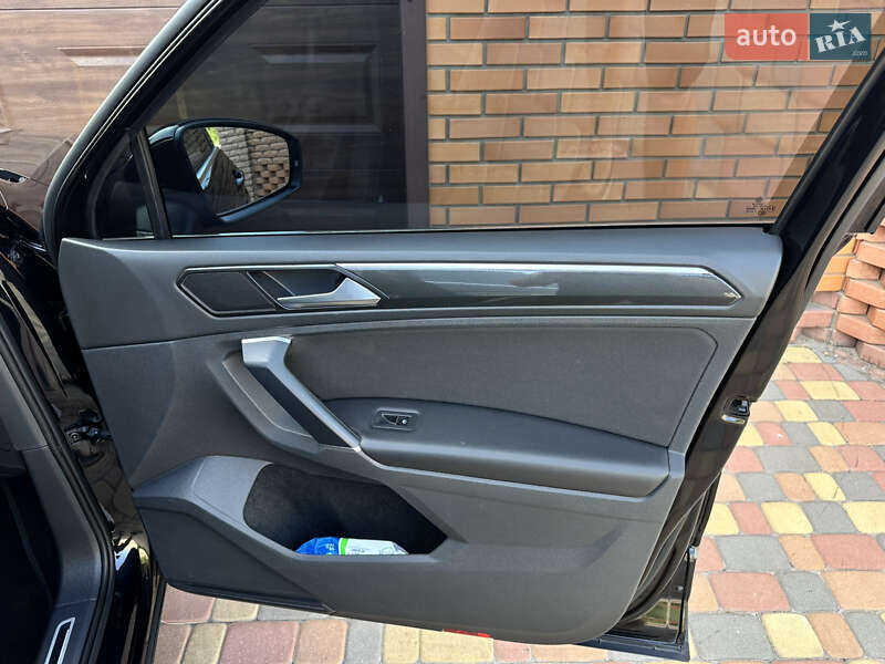 Внедорожник / Кроссовер Volkswagen Tiguan 2017 в Бородянке