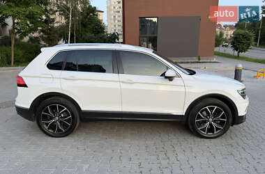 Внедорожник / Кроссовер Volkswagen Tiguan 2017 в Ивано-Франковске