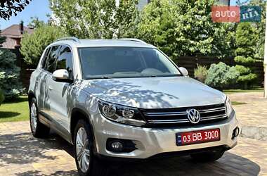 Внедорожник / Кроссовер Volkswagen Tiguan 2013 в 