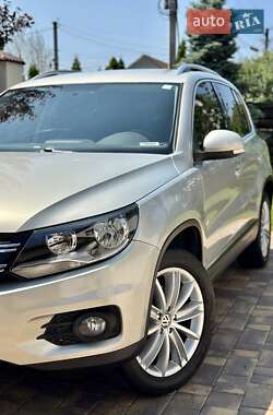 Внедорожник / Кроссовер Volkswagen Tiguan 2013 в 