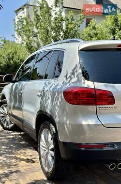 Внедорожник / Кроссовер Volkswagen Tiguan 2013 в 