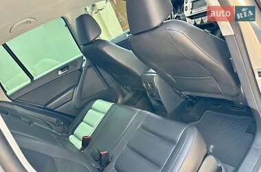 Внедорожник / Кроссовер Volkswagen Tiguan 2013 в 