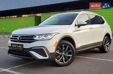 Позашляховик / Кросовер Volkswagen Tiguan 2022 в 