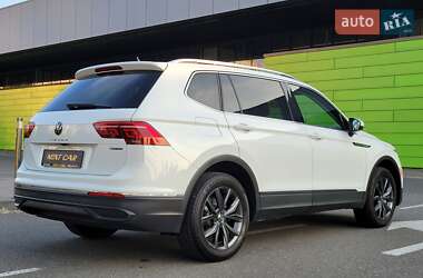Позашляховик / Кросовер Volkswagen Tiguan 2022 в 