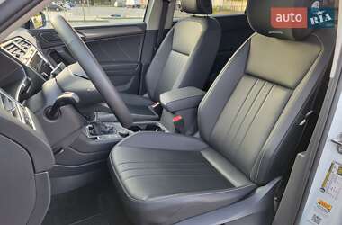 Позашляховик / Кросовер Volkswagen Tiguan 2022 в 
