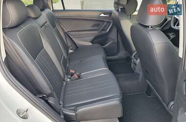 Позашляховик / Кросовер Volkswagen Tiguan 2022 в 