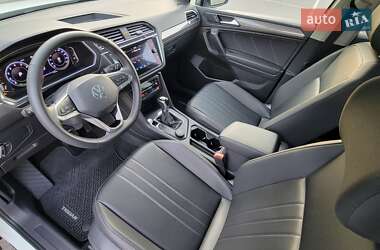 Позашляховик / Кросовер Volkswagen Tiguan 2022 в 
