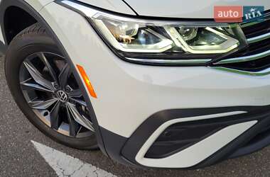 Позашляховик / Кросовер Volkswagen Tiguan 2022 в 