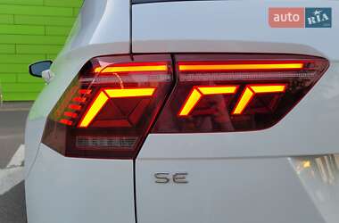 Позашляховик / Кросовер Volkswagen Tiguan 2022 в 