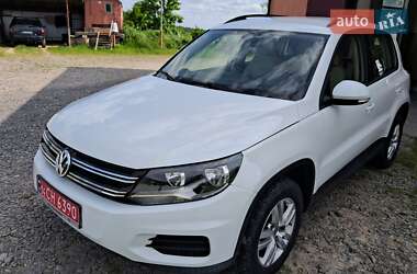 Внедорожник / Кроссовер Volkswagen Tiguan 2016 в Новояворовске