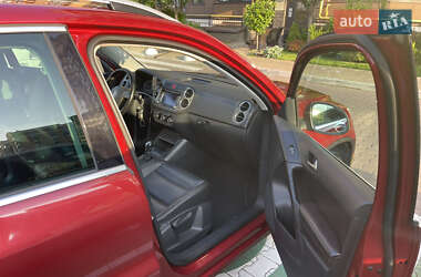 Внедорожник / Кроссовер Volkswagen Tiguan 2011 в 