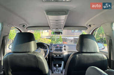 Внедорожник / Кроссовер Volkswagen Tiguan 2011 в 