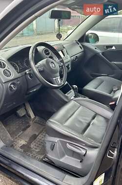 Внедорожник / Кроссовер Volkswagen Tiguan 2011 в 