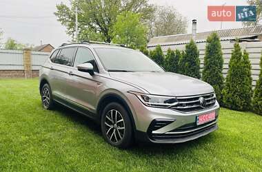 Внедорожник / Кроссовер Volkswagen Tiguan 2021 в Чигирине