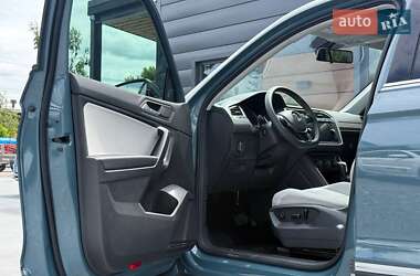 Внедорожник / Кроссовер Volkswagen Tiguan 2021 в 