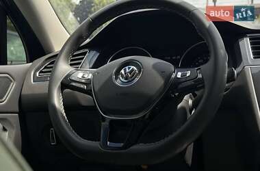 Внедорожник / Кроссовер Volkswagen Tiguan 2021 в 