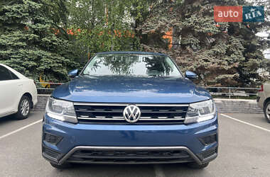 Внедорожник / Кроссовер Volkswagen Tiguan 2020 в 