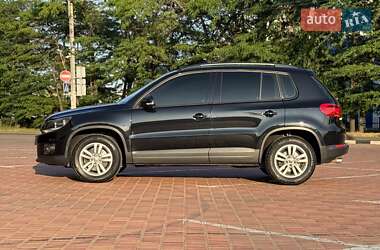 Внедорожник / Кроссовер Volkswagen Tiguan 2014 в 