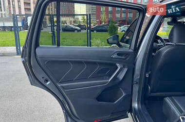 Внедорожник / Кроссовер Volkswagen Tiguan 2021 в 