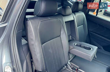 Внедорожник / Кроссовер Volkswagen Tiguan 2021 в 