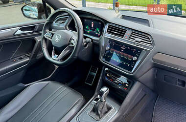 Внедорожник / Кроссовер Volkswagen Tiguan 2021 в 