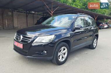 Внедорожник / Кроссовер Volkswagen Tiguan 2009 в Хмельницком