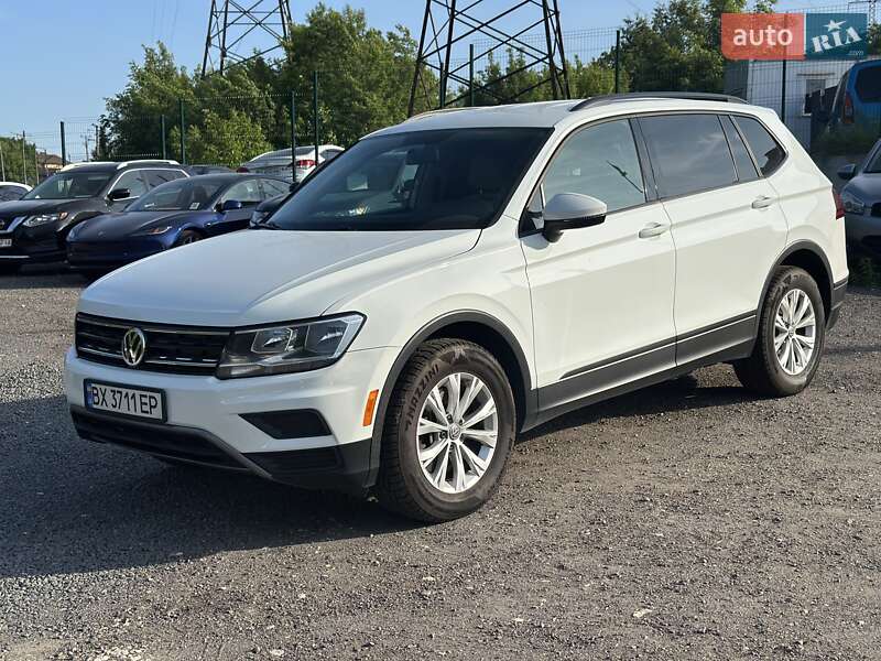 Внедорожник / Кроссовер Volkswagen Tiguan 2017 в Хмельницком
