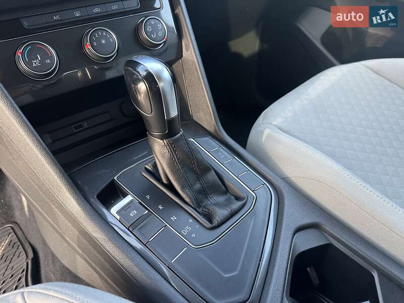 Внедорожник / Кроссовер Volkswagen Tiguan 2017 в Хмельницком