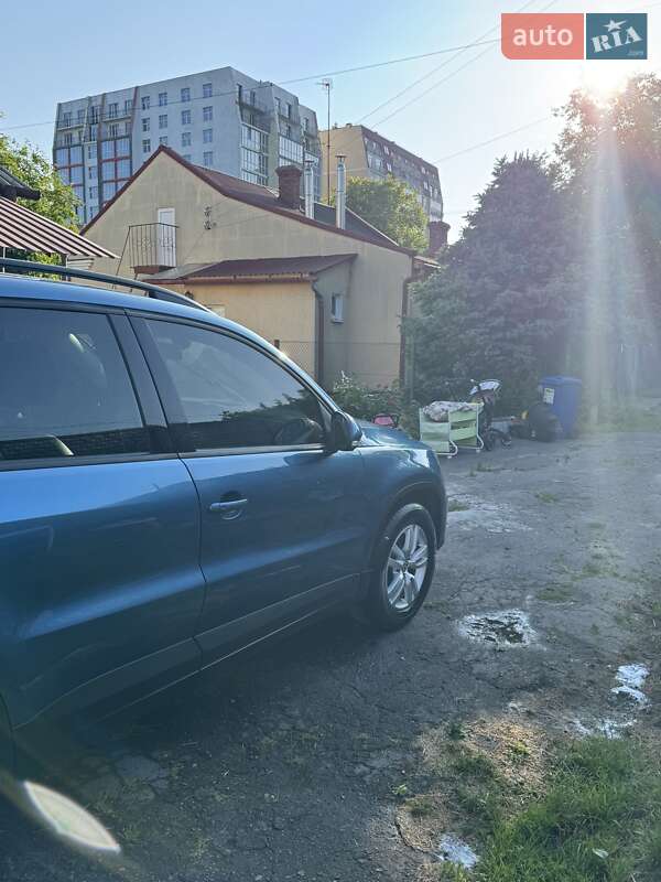 Внедорожник / Кроссовер Volkswagen Tiguan 2017 в Львове