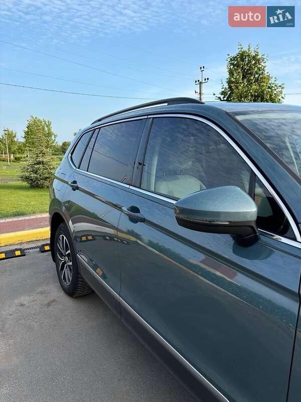 Внедорожник / Кроссовер Volkswagen Tiguan 2020 в Киеве