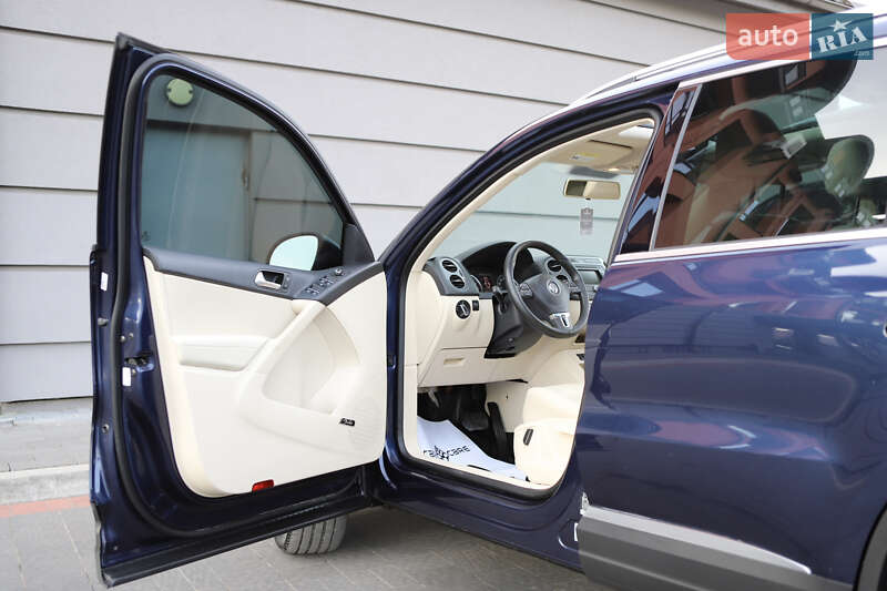 Внедорожник / Кроссовер Volkswagen Tiguan 2015 в Дрогобыче