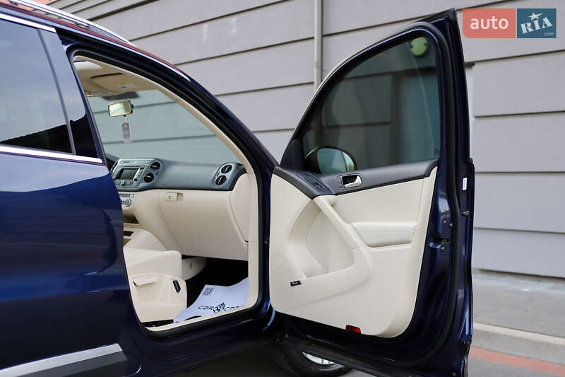 Внедорожник / Кроссовер Volkswagen Tiguan 2015 в Дрогобыче