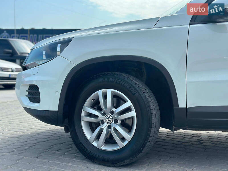 Внедорожник / Кроссовер Volkswagen Tiguan 2016 в Львове