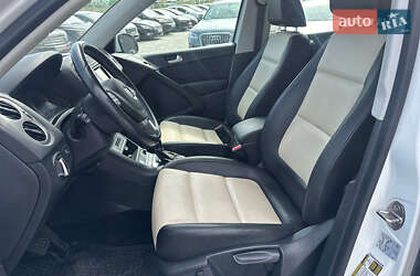 Внедорожник / Кроссовер Volkswagen Tiguan 2016 в 