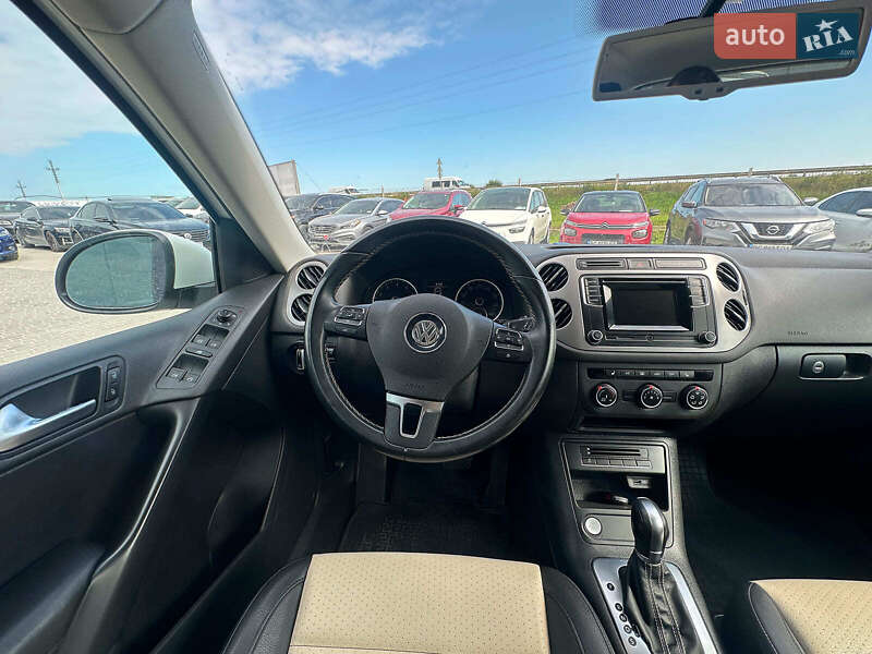 Внедорожник / Кроссовер Volkswagen Tiguan 2016 в Львове