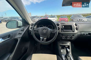 Внедорожник / Кроссовер Volkswagen Tiguan 2016 в 