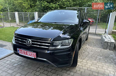 Внедорожник / Кроссовер Volkswagen Tiguan 2020 в 