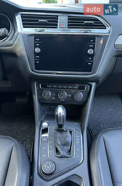 Внедорожник / Кроссовер Volkswagen Tiguan 2020 в 