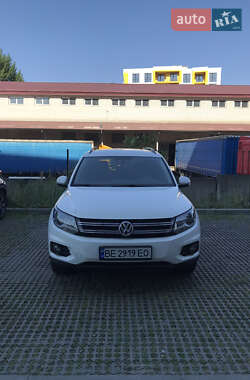 Внедорожник / Кроссовер Volkswagen Tiguan 2012 в 