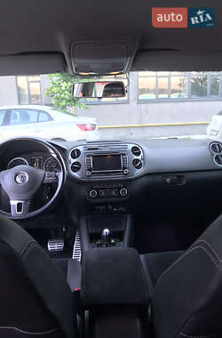 Внедорожник / Кроссовер Volkswagen Tiguan 2012 в 