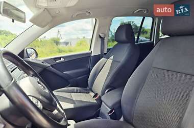 Позашляховик / Кросовер Volkswagen Tiguan 2013 в 