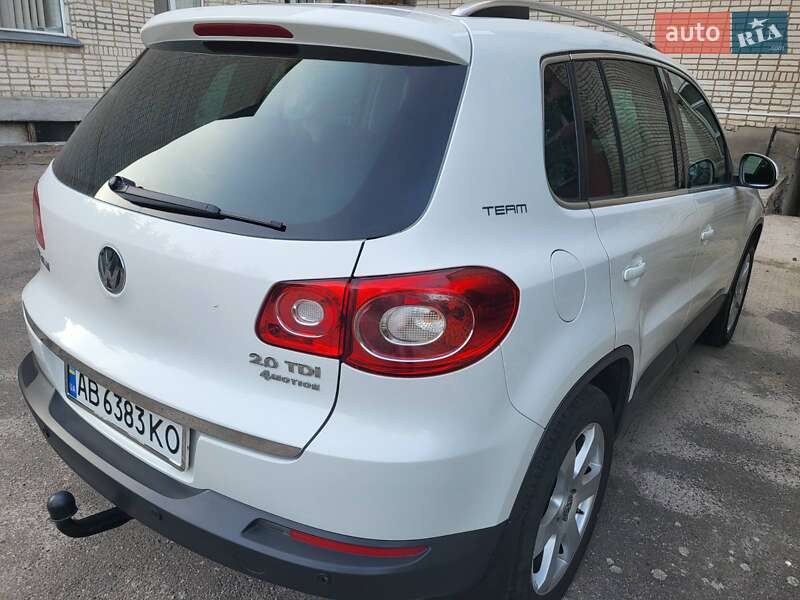 Позашляховик / Кросовер Volkswagen Tiguan 2010 в Хмільнику