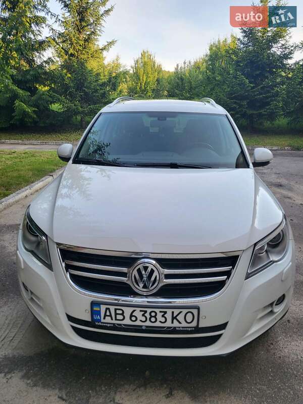 Позашляховик / Кросовер Volkswagen Tiguan 2010 в Хмільнику