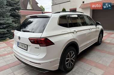 Внедорожник / Кроссовер Volkswagen Tiguan 2019 в 