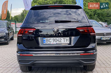 Позашляховик / Кросовер Volkswagen Tiguan 2022 в 